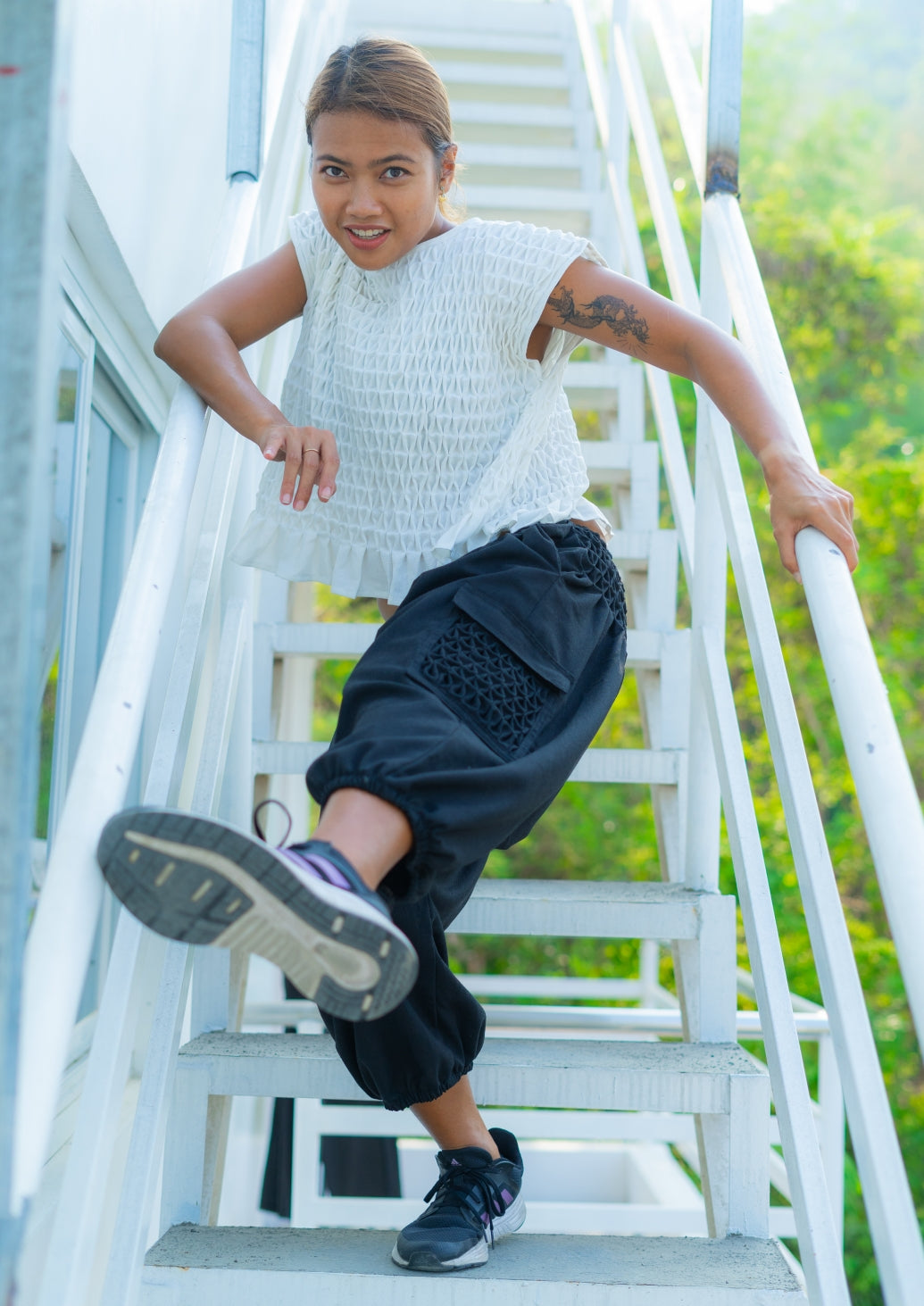 boho cargo pants - black linen