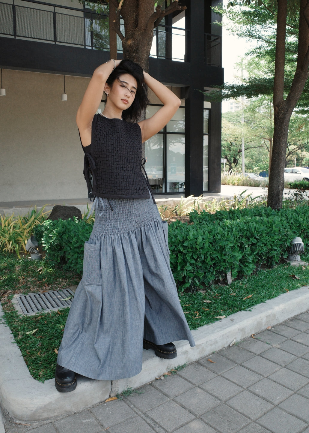 weave bib - stonewashed linen, black