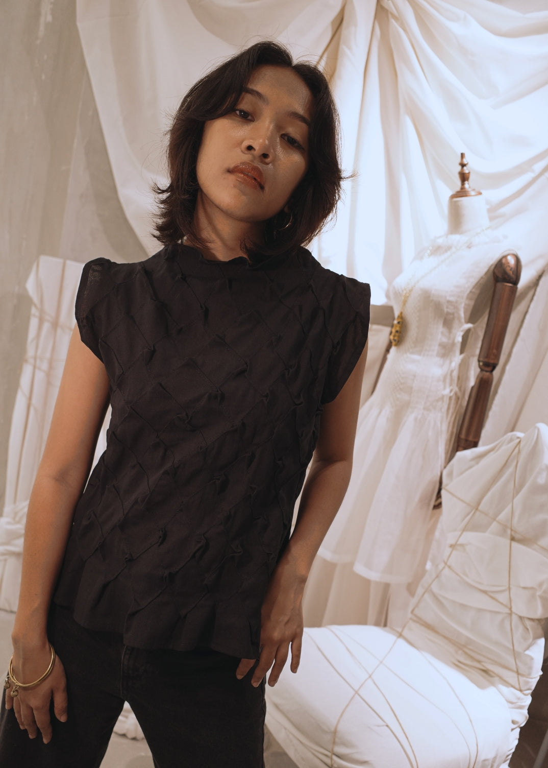 tria top - black stonewashed linen