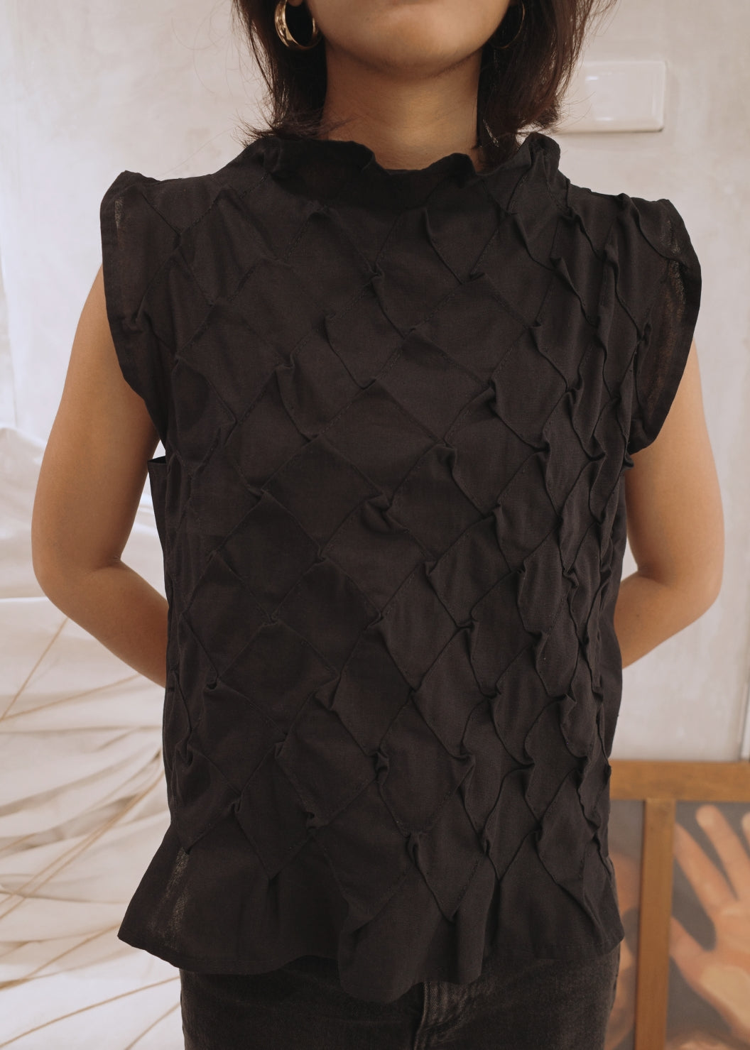 tria top - black stonewashed linen