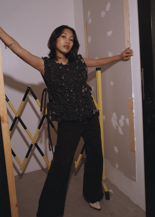 ruffle bib - black denim