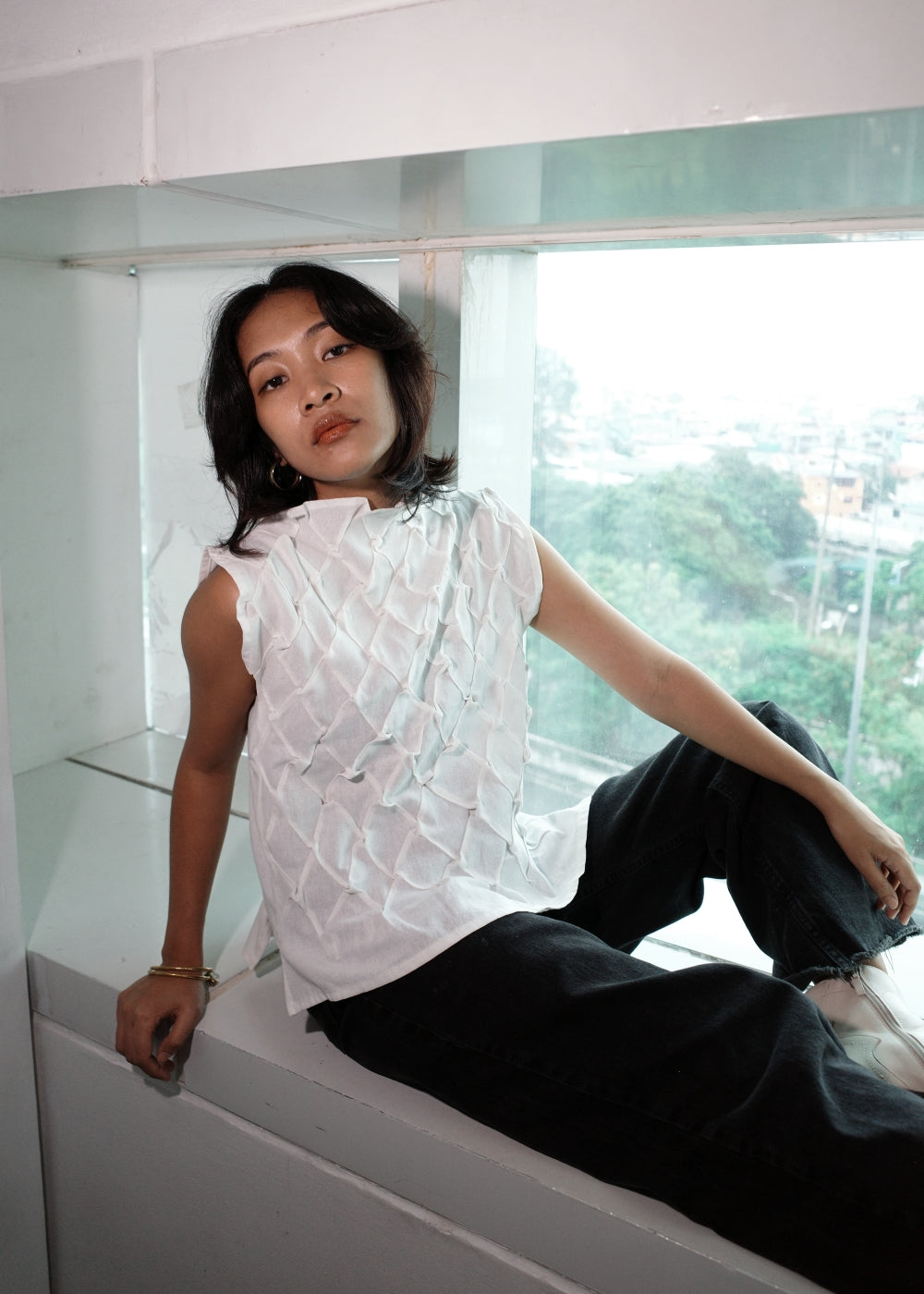 tria top - white stonewashed linen