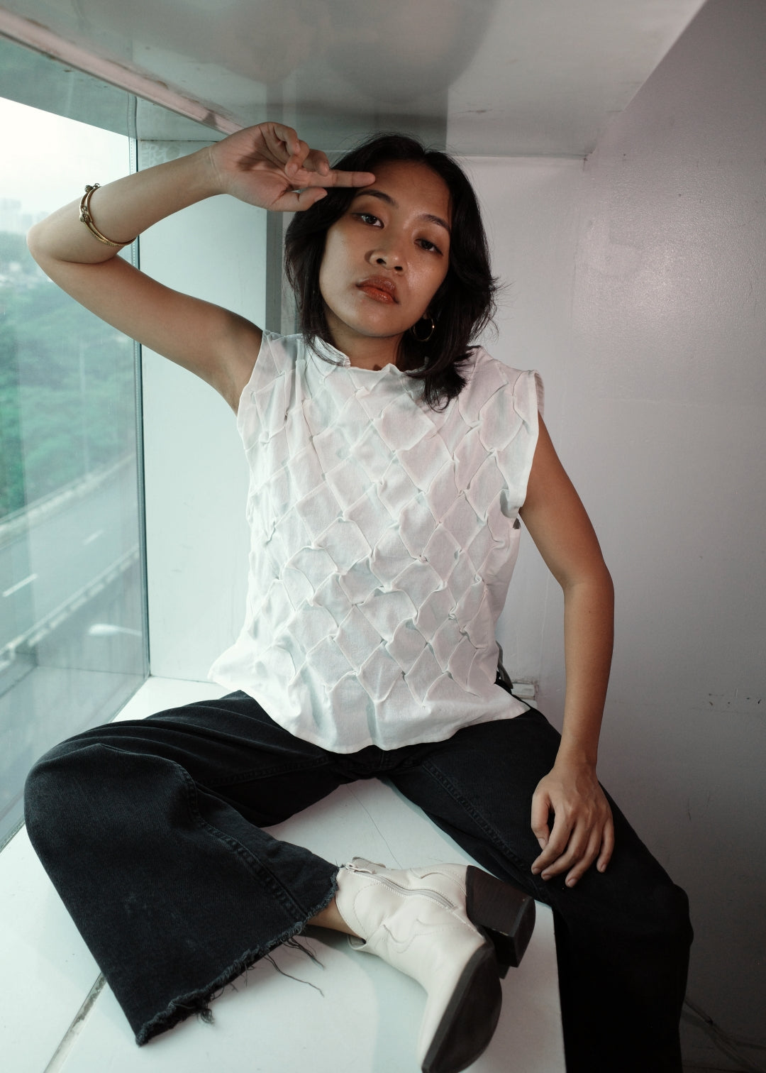 tria top - white stonewashed linen