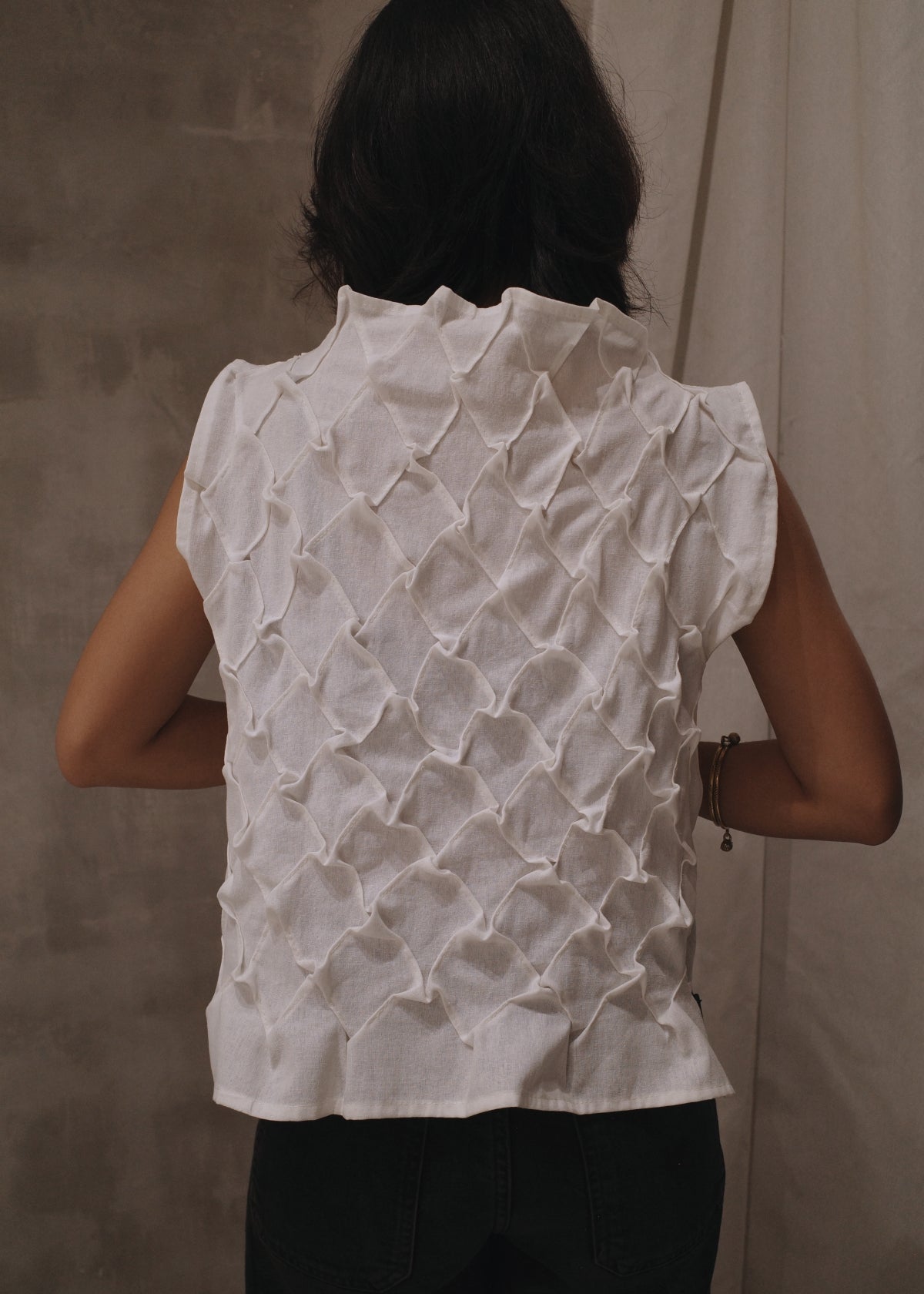 tria top - white stonewashed linen