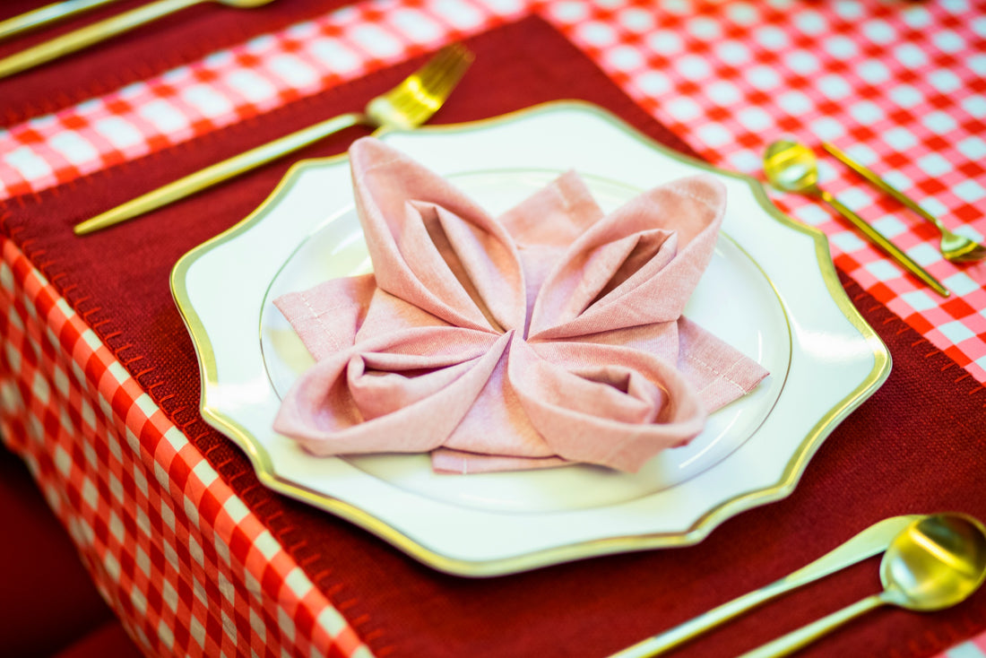 How to fold a lotus flower napkin