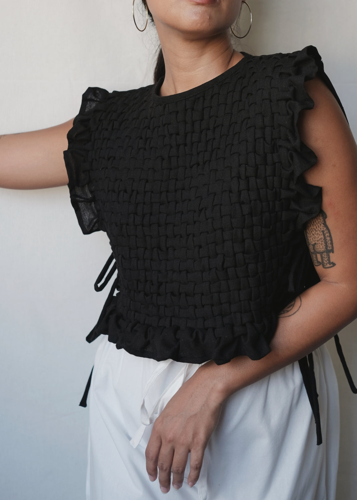 weave bib - black