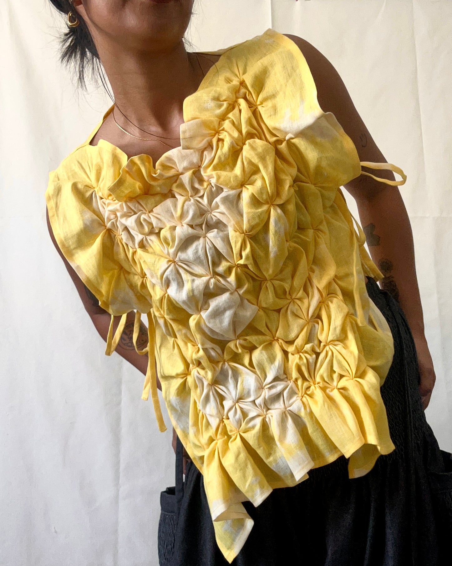 no. 33 pucker bib lemon