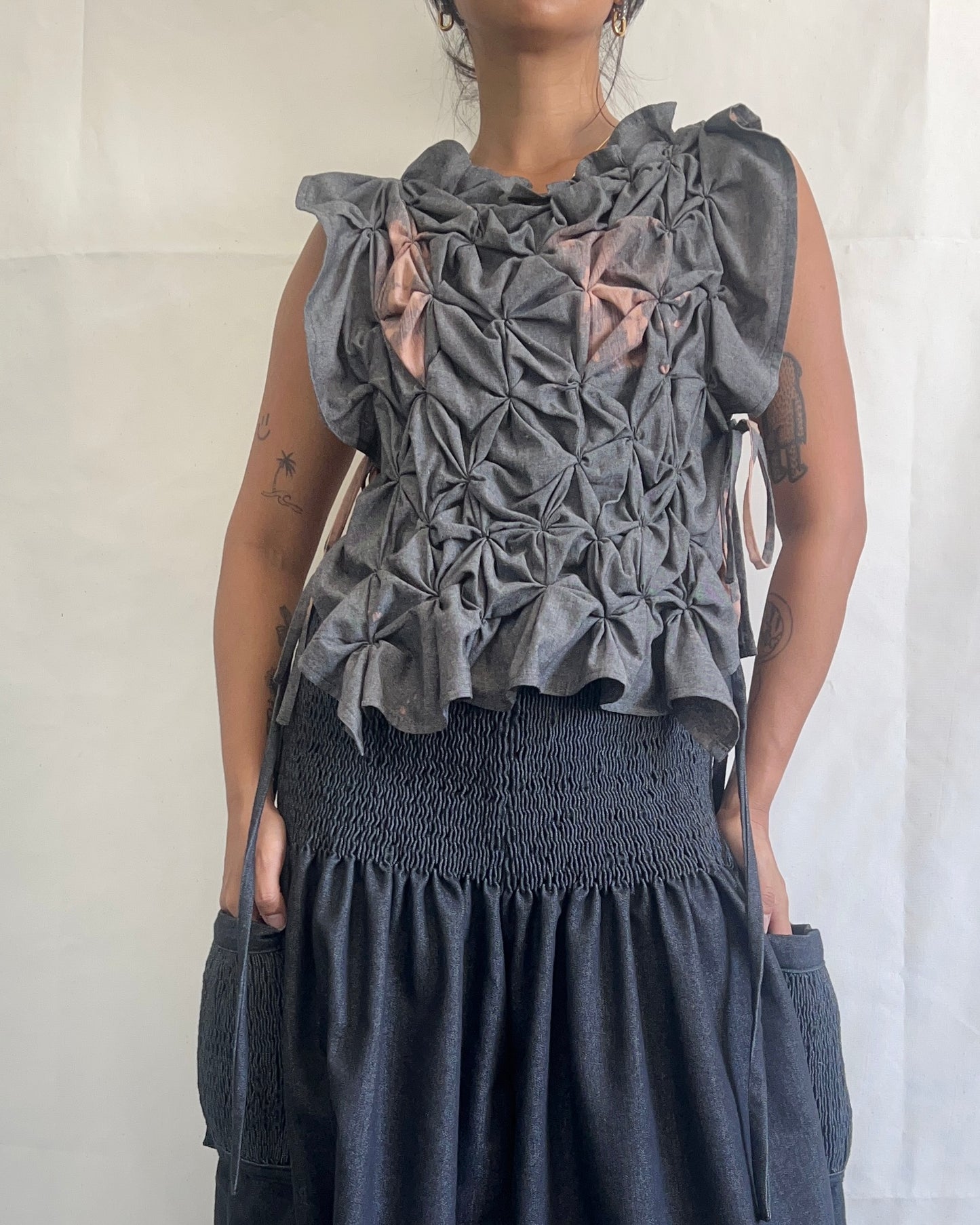 no. 30: pucker bib black no. 2
