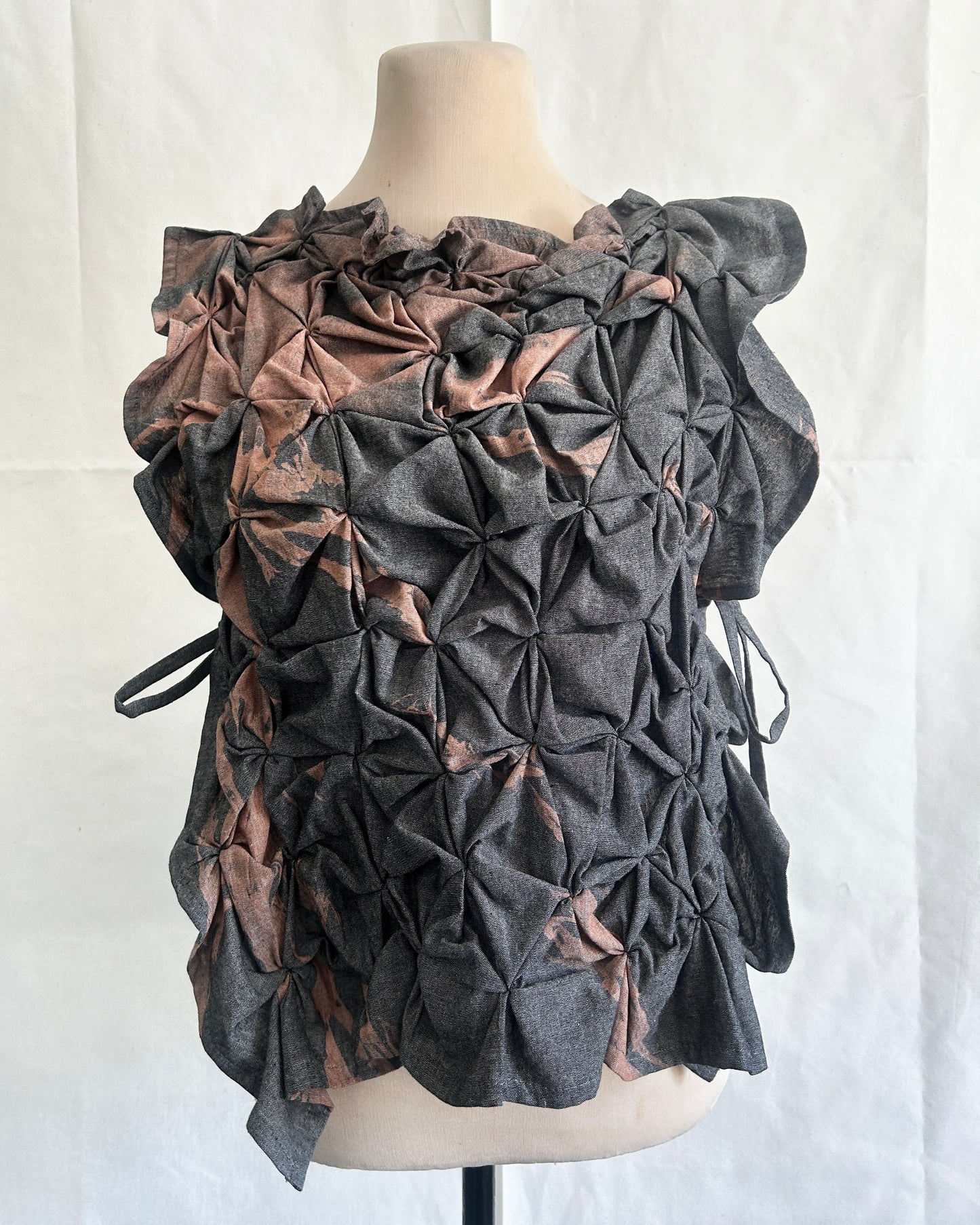 no. 20: pucker bib black no. 1