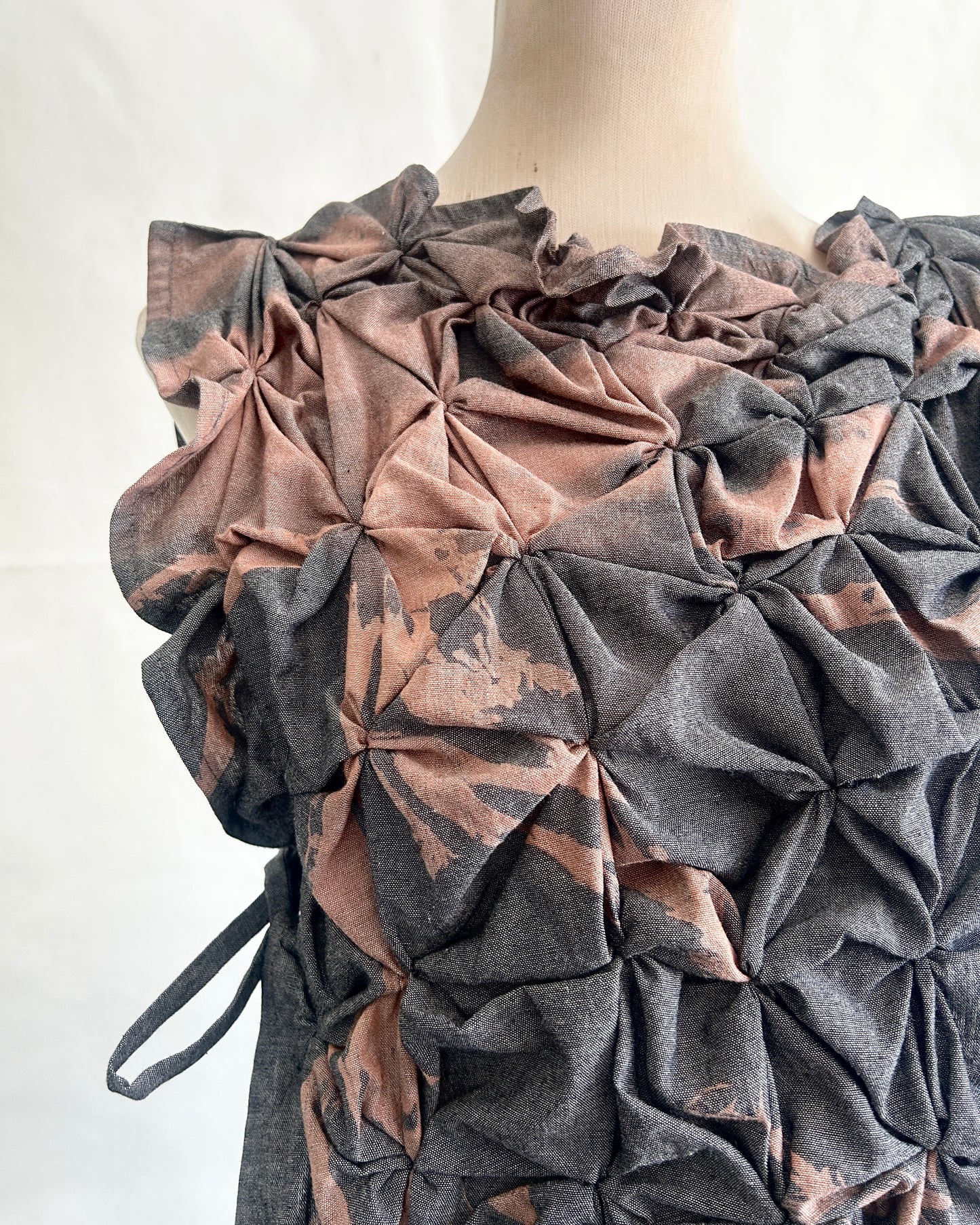 no. 20: pucker bib black no. 1
