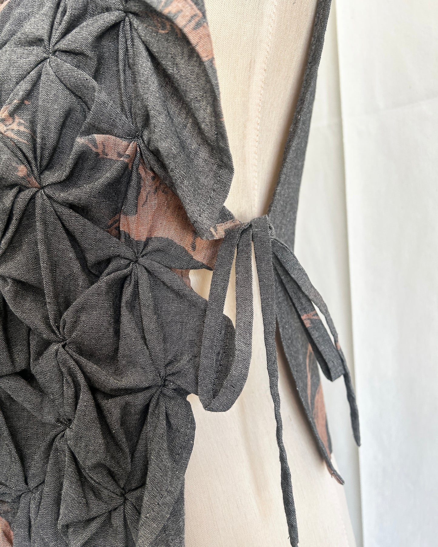 no. 20: pucker bib black no. 1
