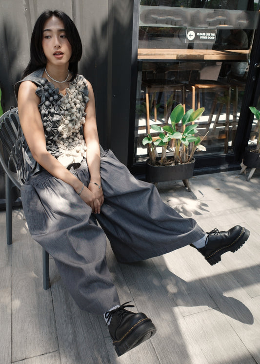 bubble bib - acid-washed gray chambray