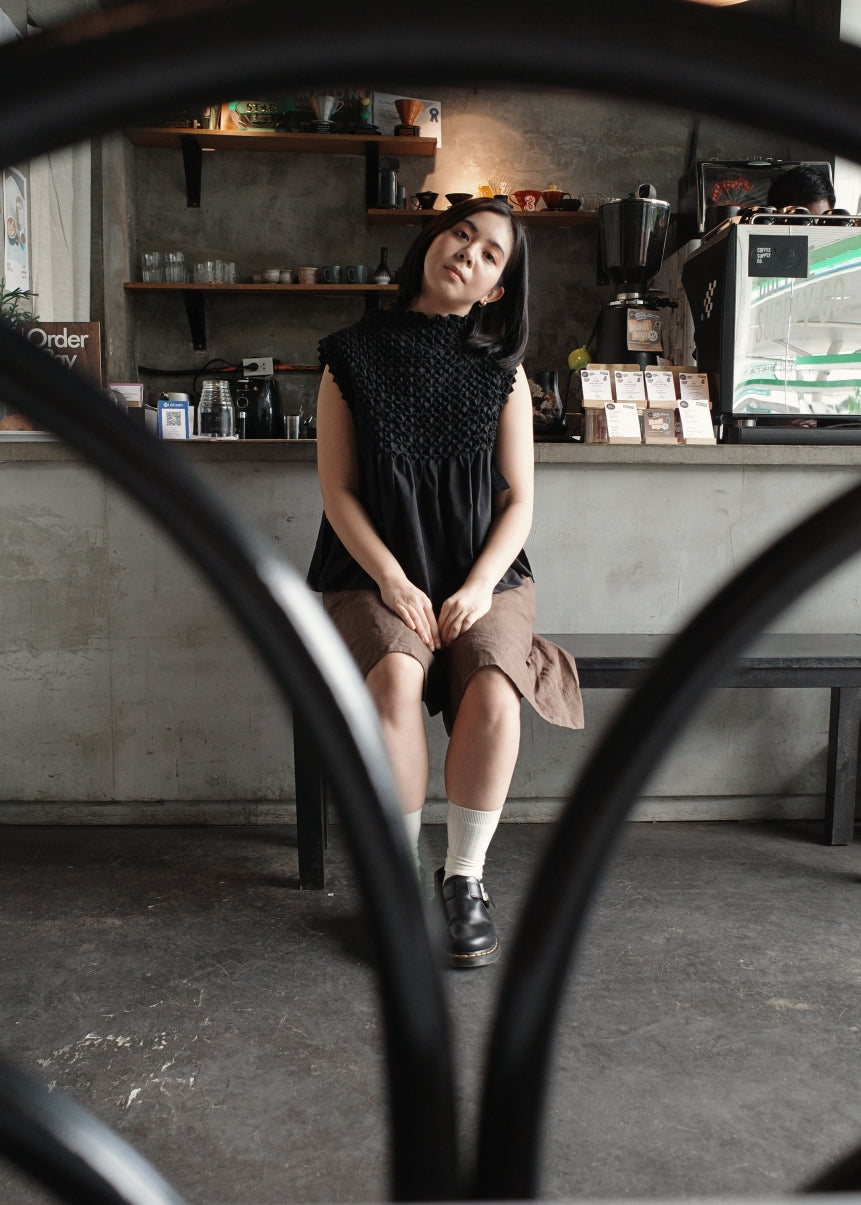 bloom bib top - stonewashed linen, black