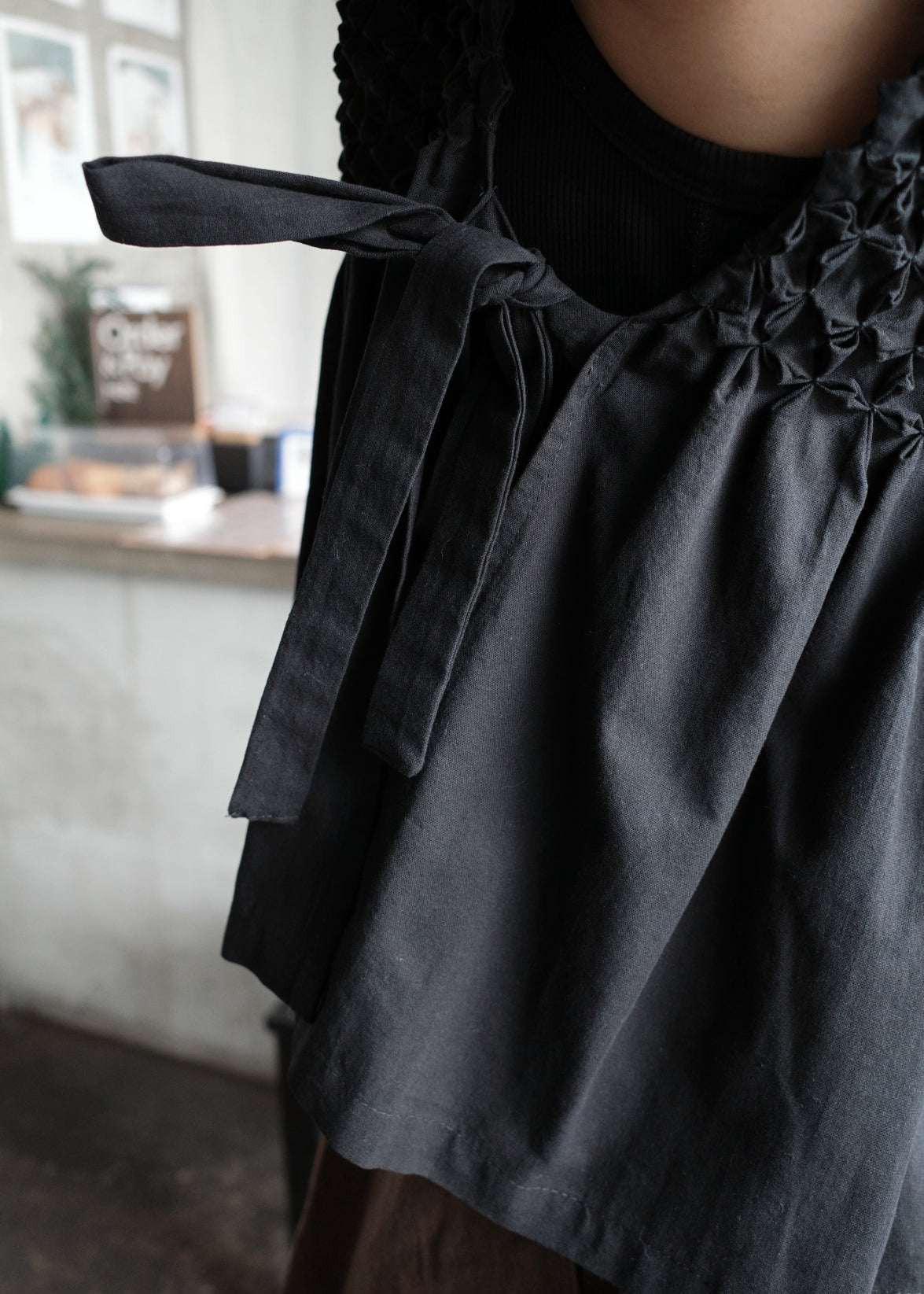 bloom bib top - stonewashed linen, black