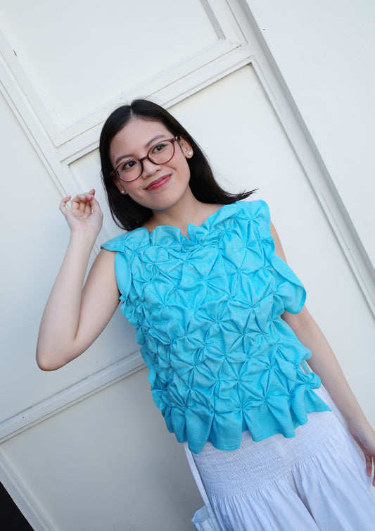 pucker bib - light blue