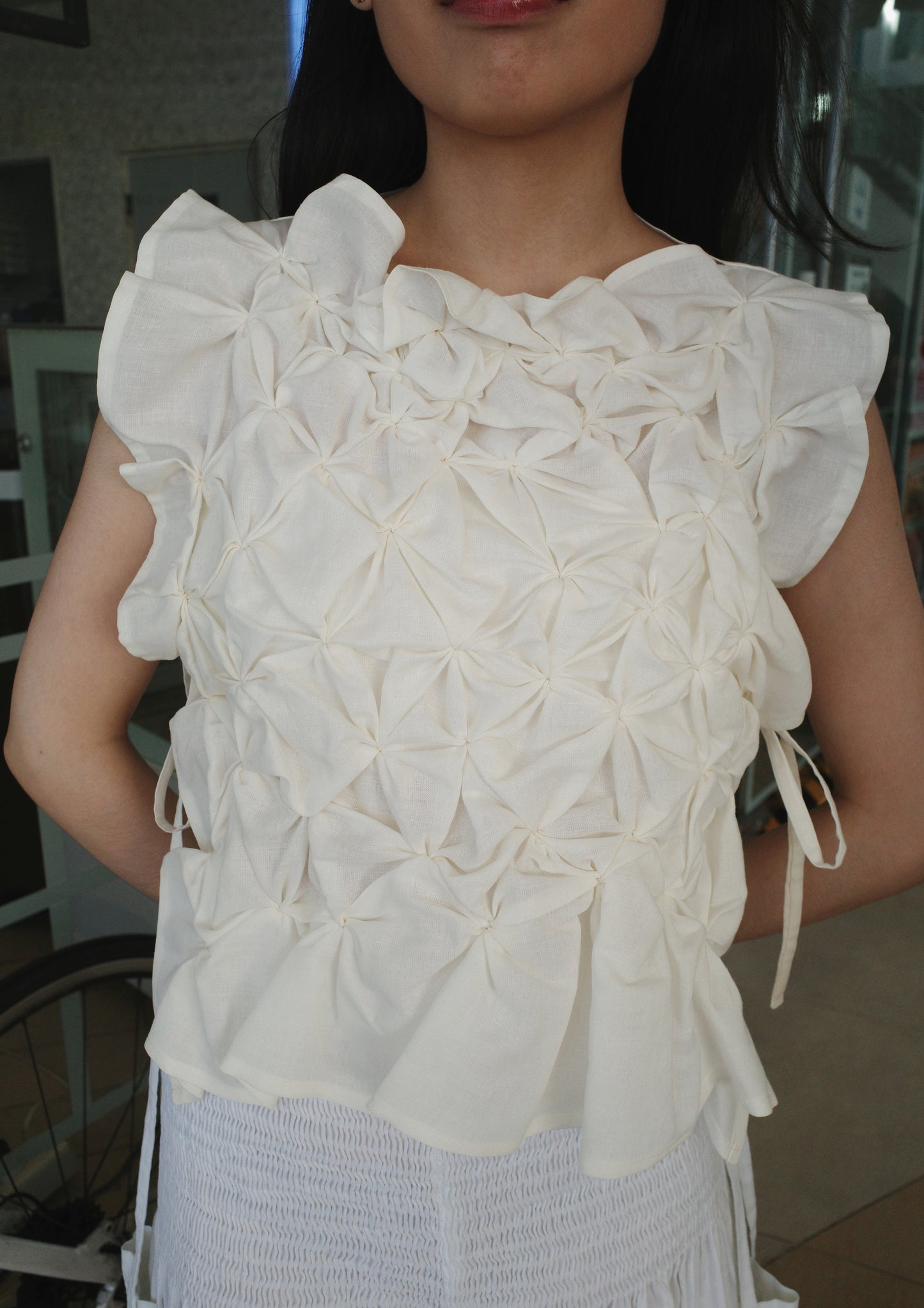 pucker bib - off white