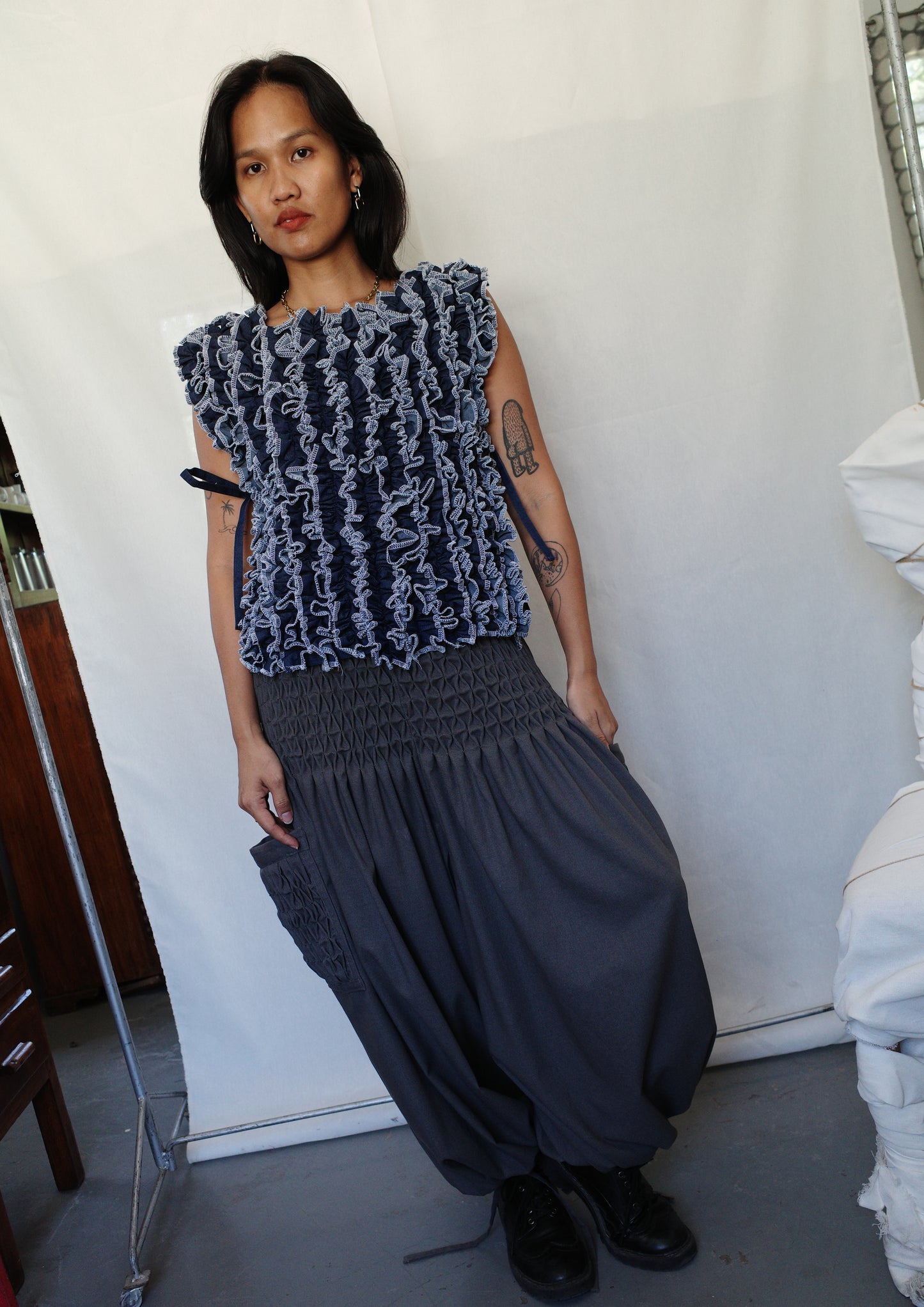 ruffle bib - soft maong navy + white