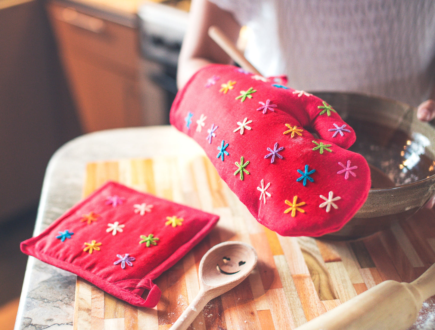 Susan Oven Mitt & Potholder Set - Red Linen